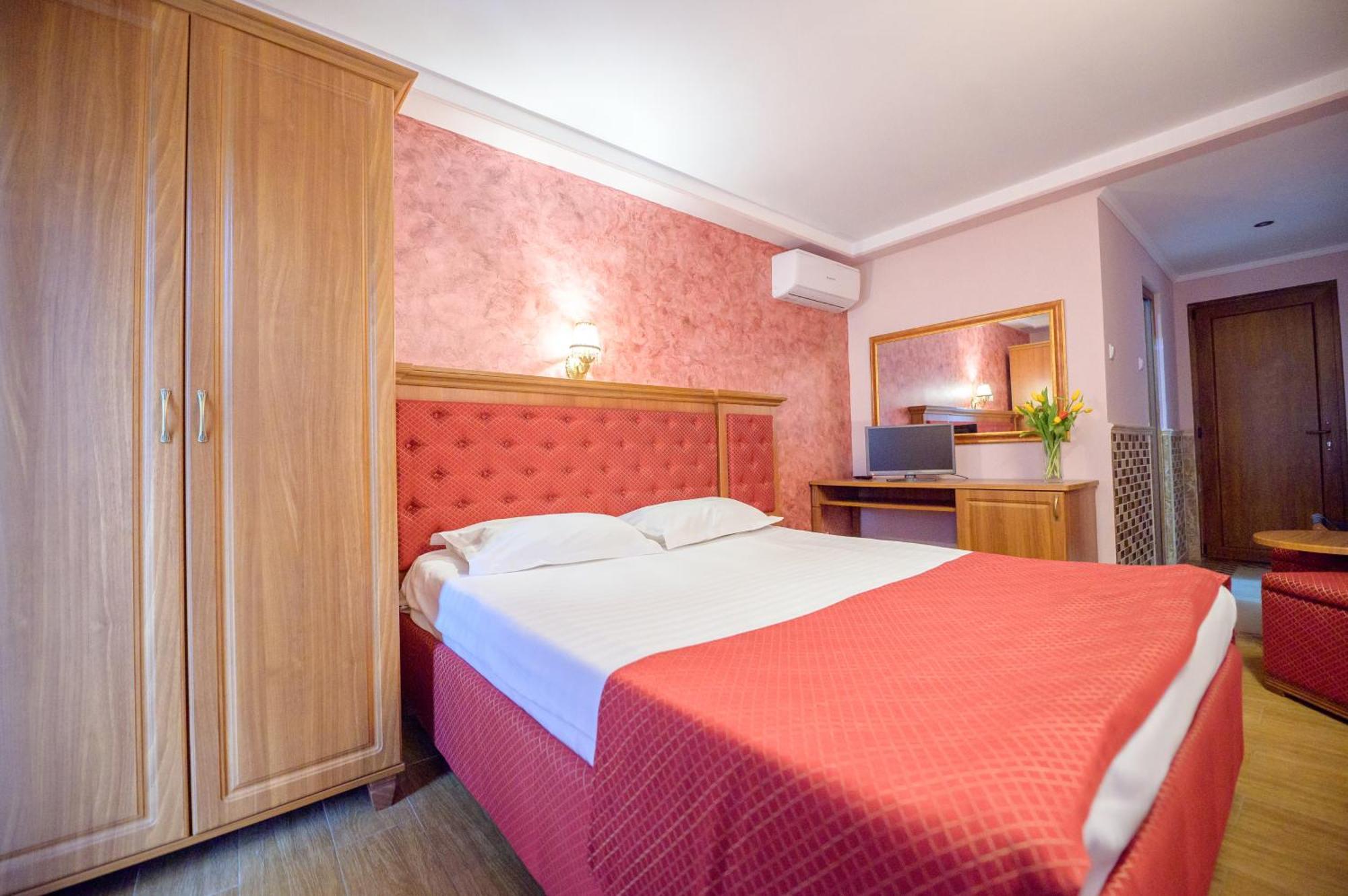 Hotel Iris-Mimoza جوبيتر المظهر الخارجي الصورة